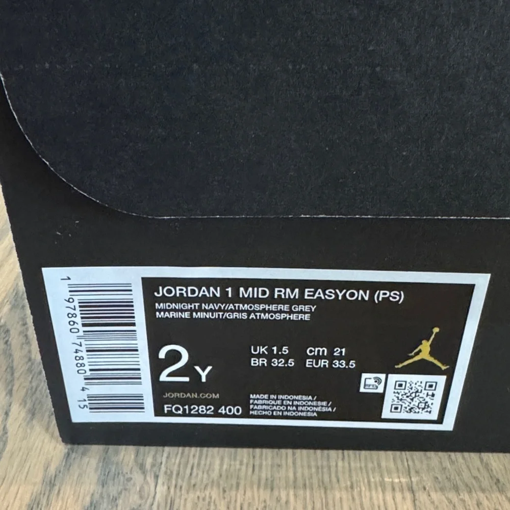 Nike NWT Jordan 1 Mid RM EasyOn - Picture 13 of 13
